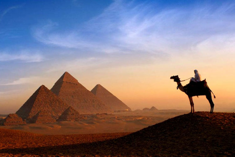 Egypt Giza Pyramids 02_1f9c9_lg.jpg